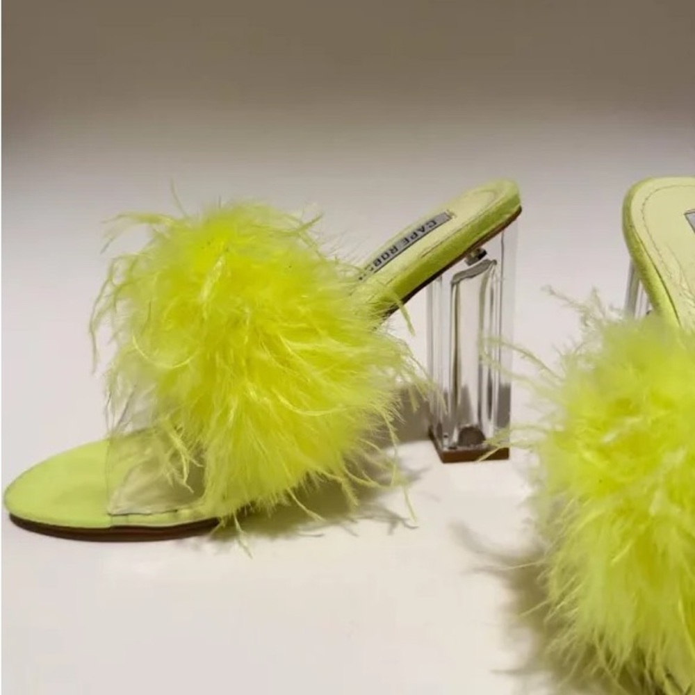Heels - Picture 2 of 6